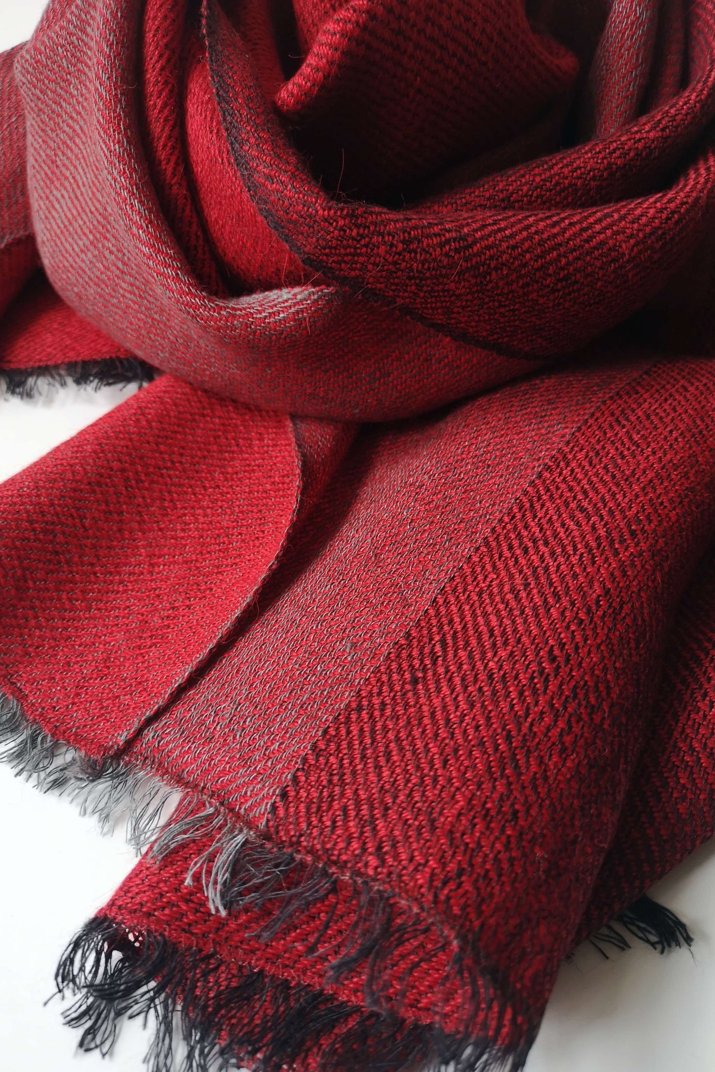 Double-sided linen & alpaca scarf BLACK & WHITE - RED