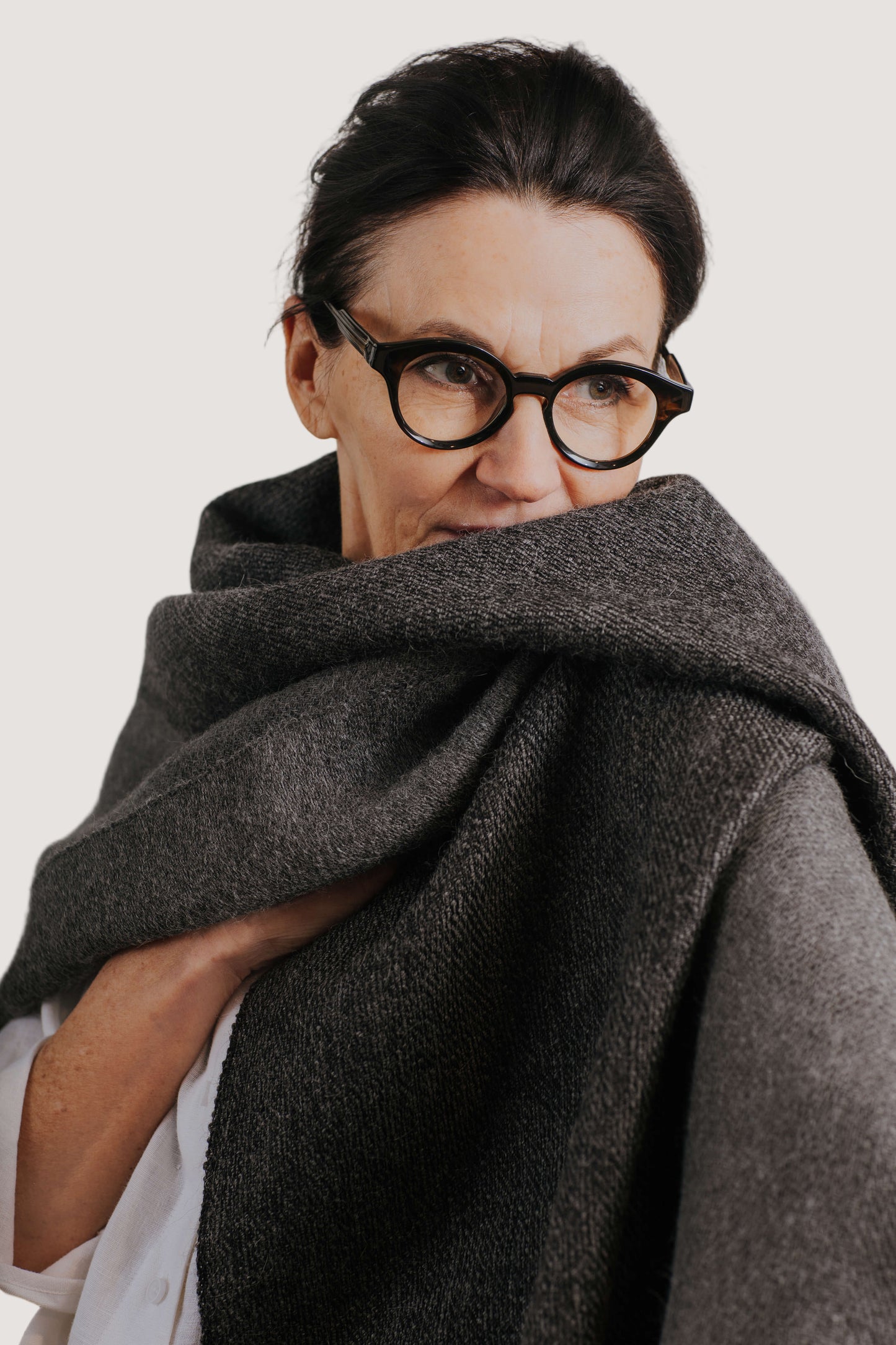 Double-sided linen & alpaca scarf BLACK & WHITE