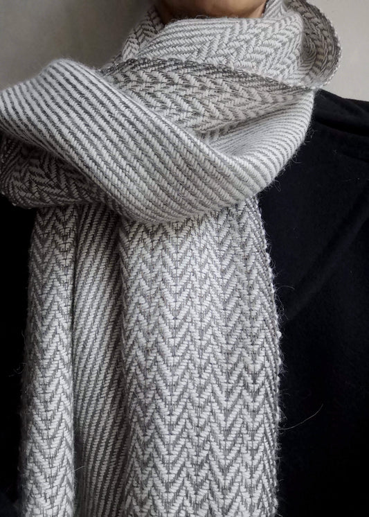 Handgewebter Fischgräten-Schal aus Leinen und Alpaka BRÜSSEL