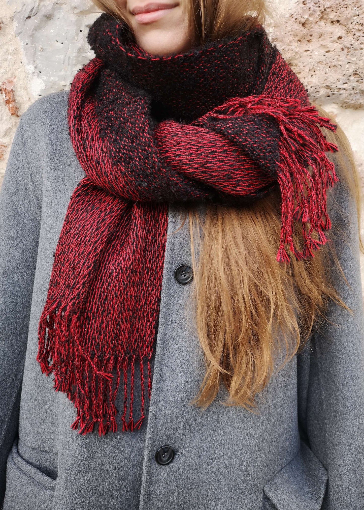 Pure alpaca scarf RAXTI - black & red & black boucle