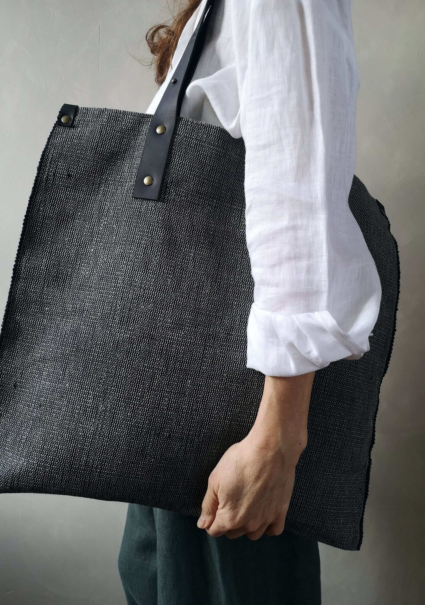 Hand woven  linen tote bag - black & green