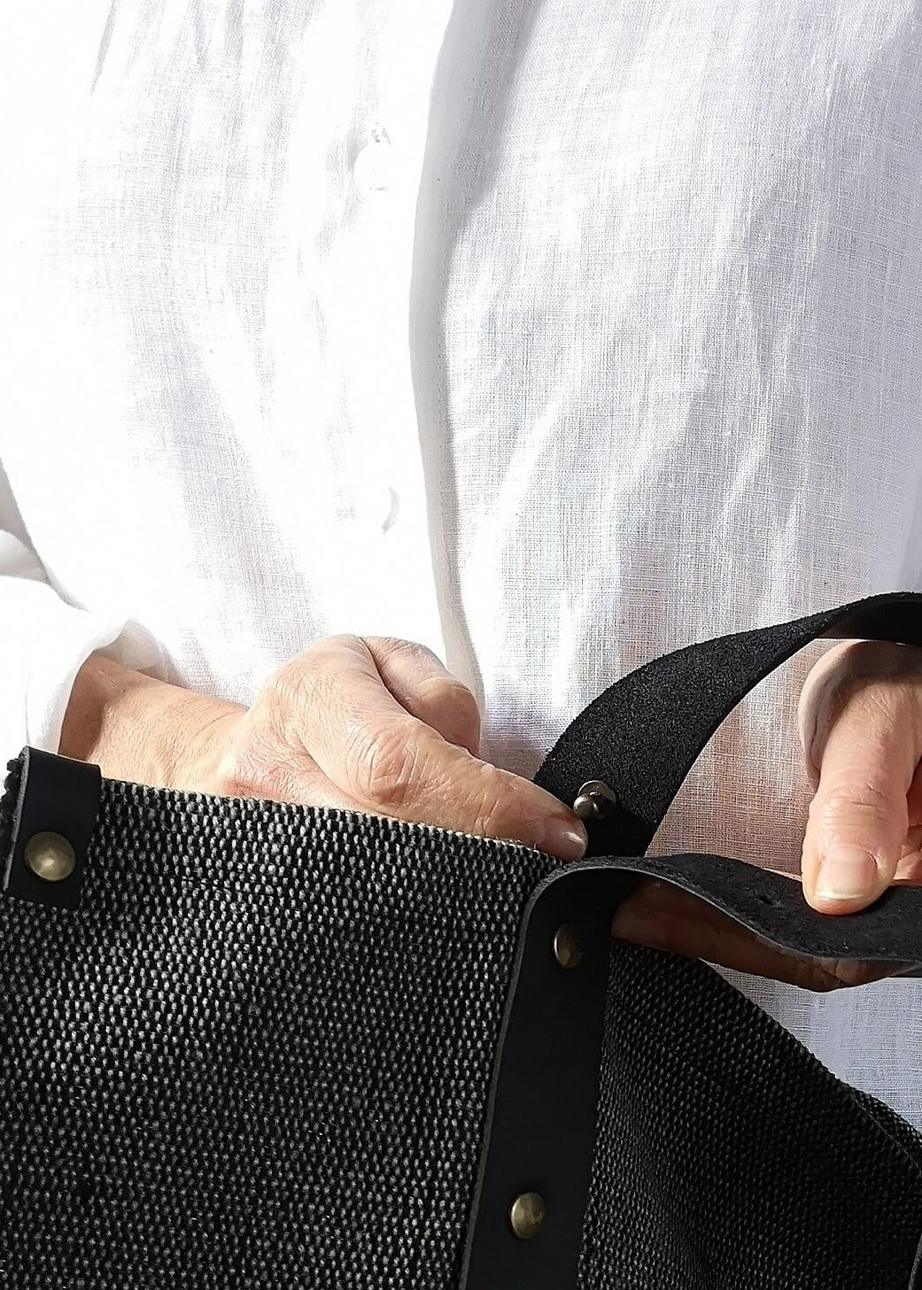 Hand woven  linen tote bag - black & green