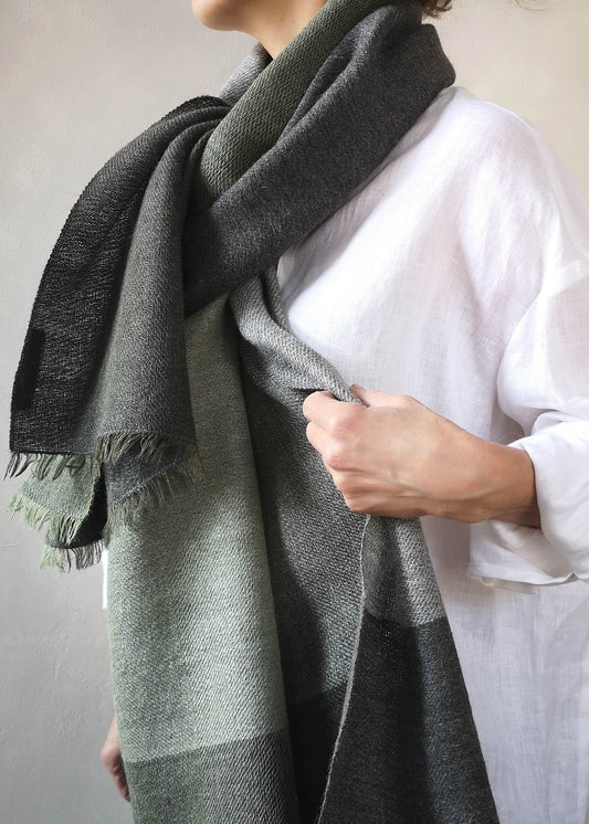 Reversible linen & alpaca scarf EARTH - wide GREY