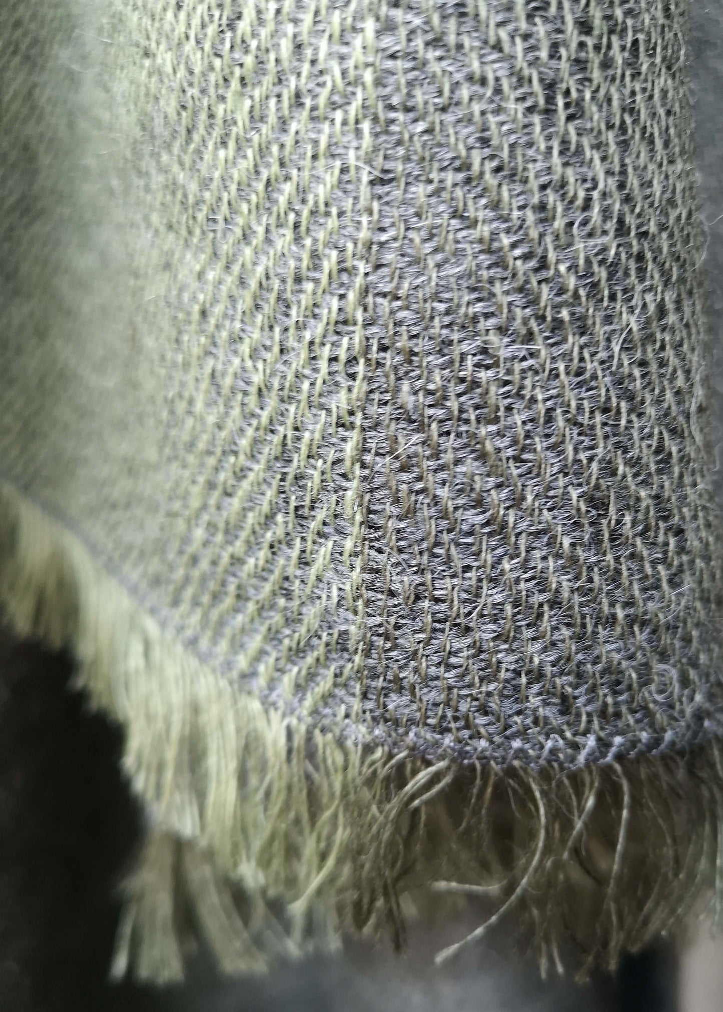 Handgewebter doppelseitiger Schal aus Leinen und Wolle FIESTA