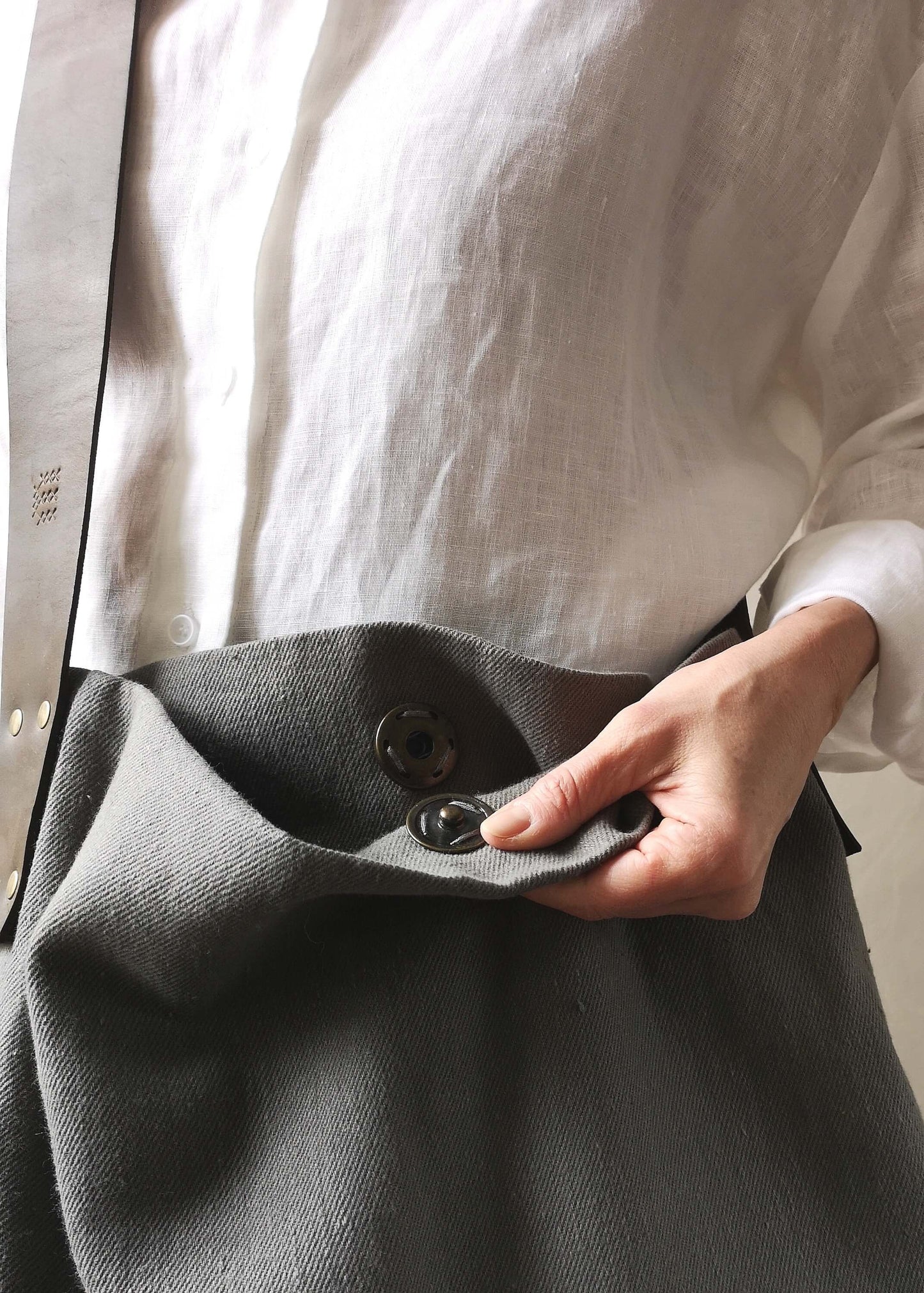 Linen Tote Bag with Leather Handle - grey with brown