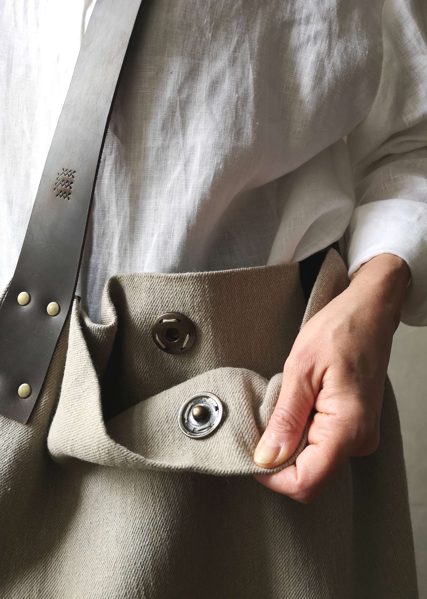Linen Tote Bag with Leather Handle - natural with brown