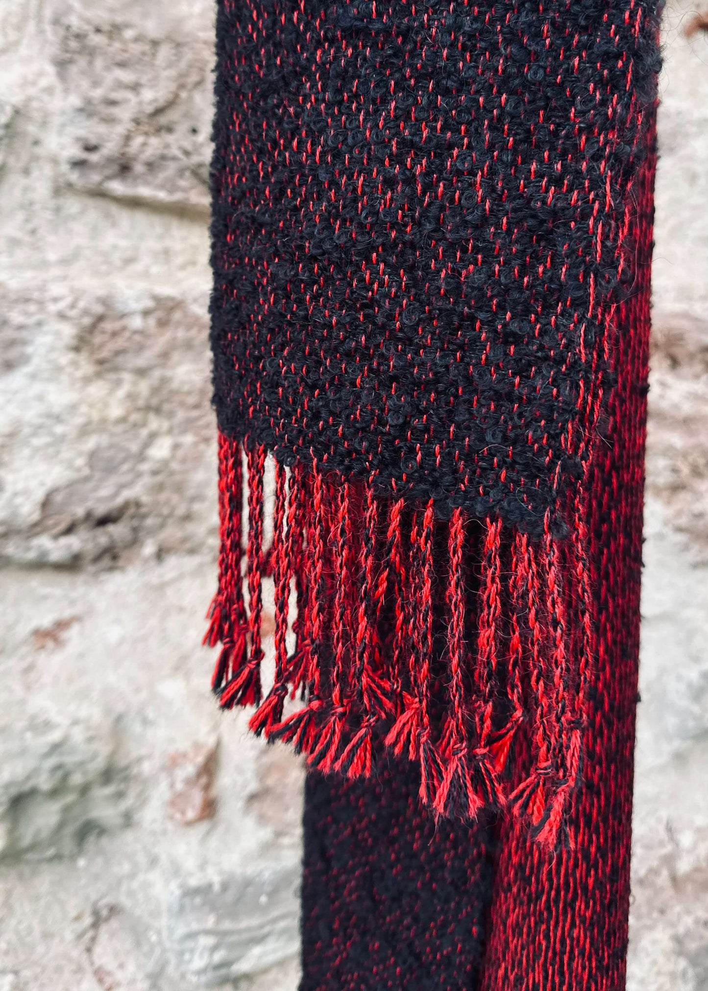 Pure alpaca scarf RAXTI - black & red & black boucle
