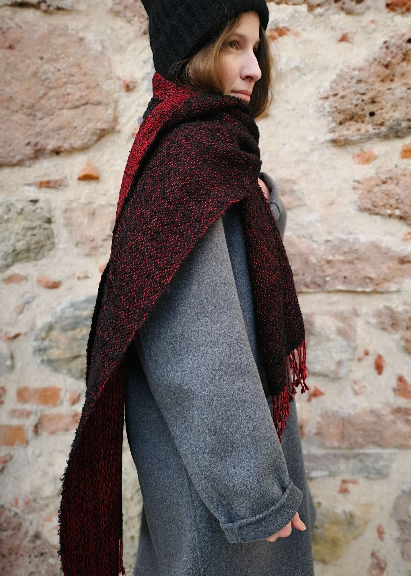 Pure alpaca scarf RAXTI - black & red & black boucle