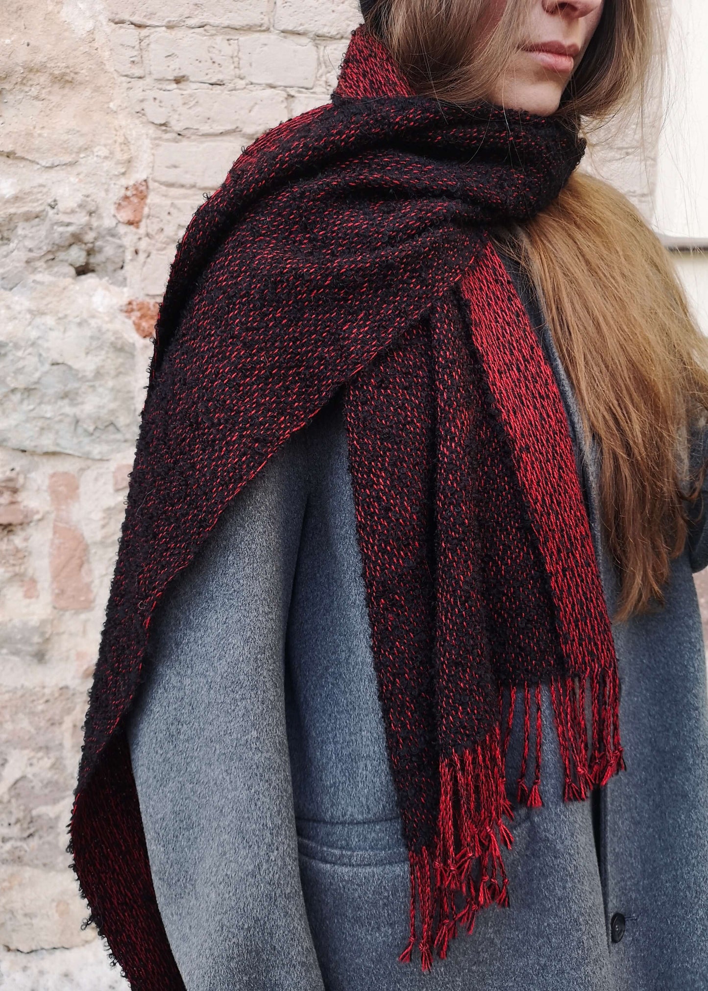 Pure alpaca scarf RAXTI - black & red & black boucle