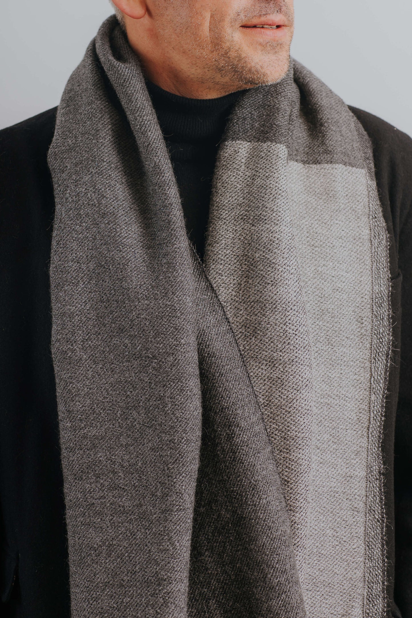 Double-sided linen & alpaca scarf BLACK & WHITE